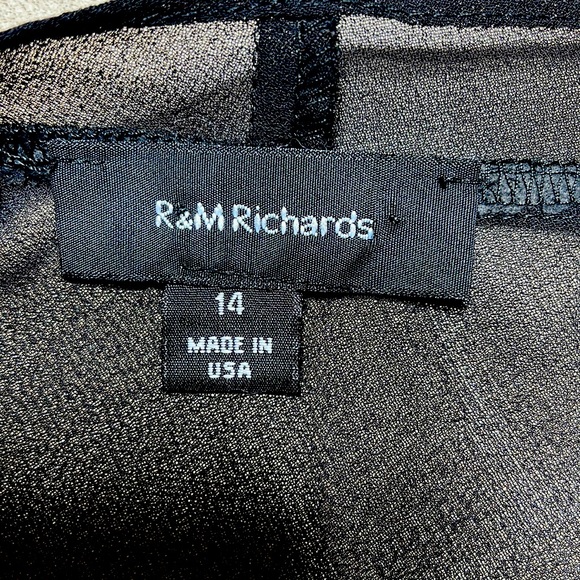 Like New RM Richards Wrap Size 14 - Picture 5 of 5
